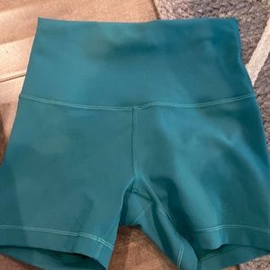 Lululemon wunder under shorts